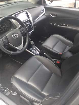 TOYOTA-YARIS-2019