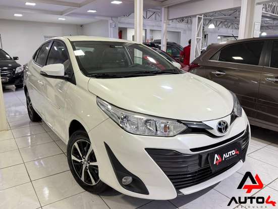 TOYOTA-YARIS-2020