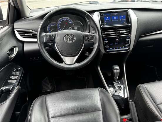 TOYOTA-YARIS-2018