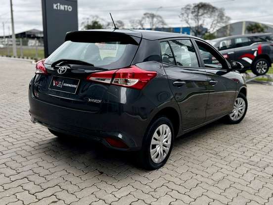 TOYOTA-YARIS-2024