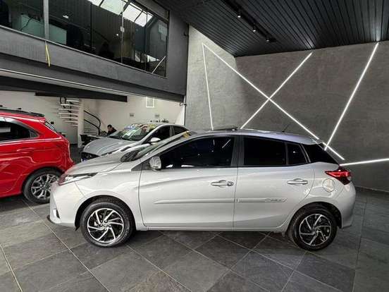 TOYOTA-YARIS-2023