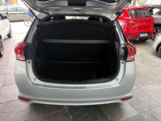 TOYOTA-YARIS-2023