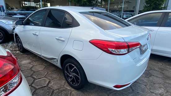 TOYOTA-YARIS-2022