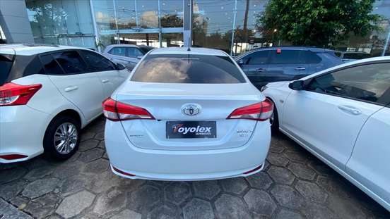 TOYOTA-YARIS-2022