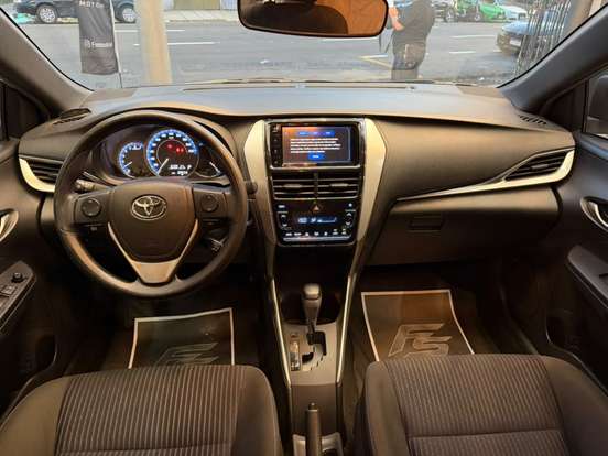 TOYOTA-YARIS-2020