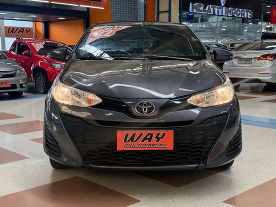 TOYOTA-YARIS-2021