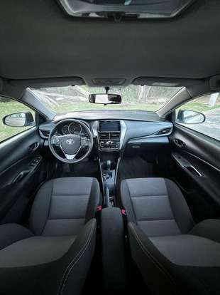 TOYOTA-YARIS-2023
