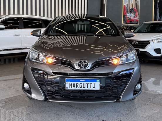 TOYOTA-YARIS-2019