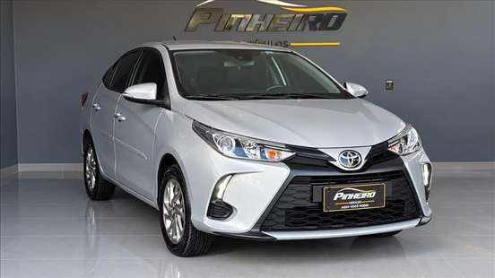 TOYOTA-YARIS-2022