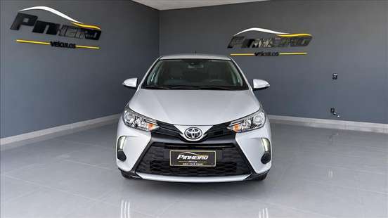 TOYOTA-YARIS-2022