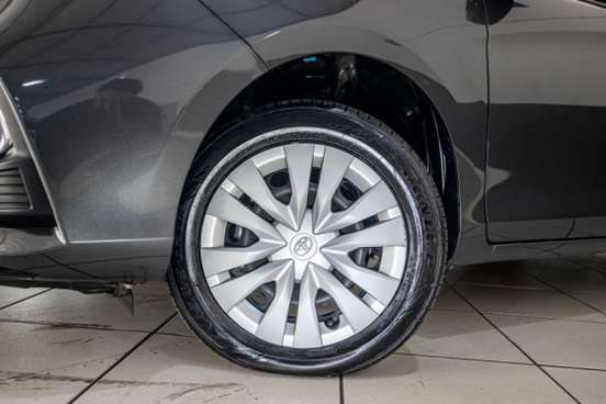 TOYOTA-YARIS-2024