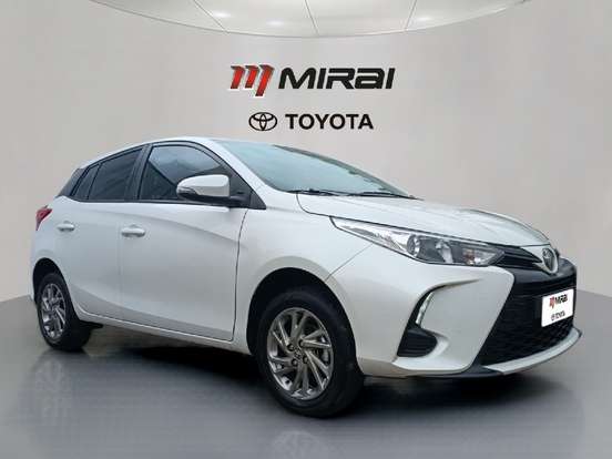 TOYOTA-YARIS-2024