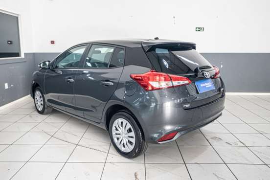 TOYOTA-YARIS-2024