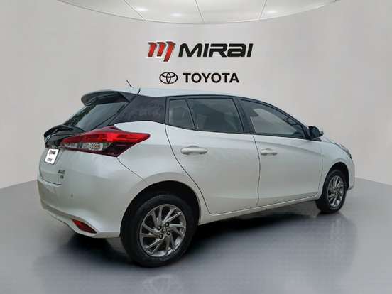 TOYOTA-YARIS-2024