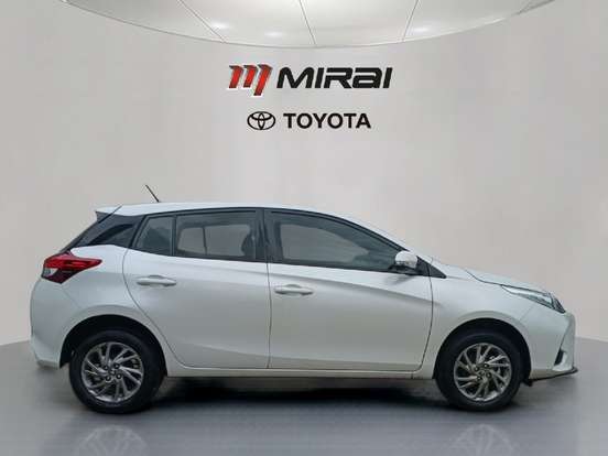 TOYOTA-YARIS-2024