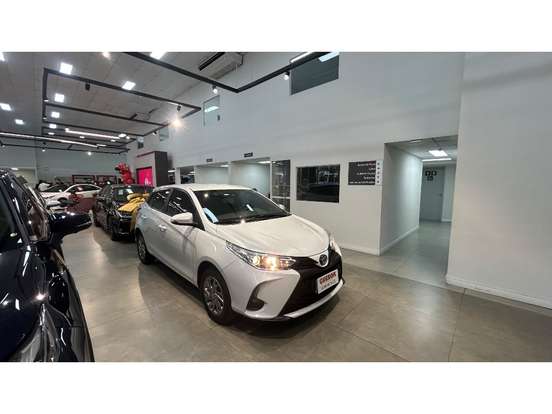 TOYOTA-YARIS-2023