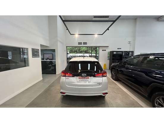 TOYOTA-YARIS-2023