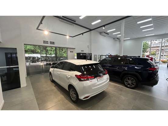 TOYOTA-YARIS-2023
