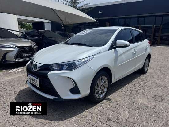 TOYOTA-YARIS-2024