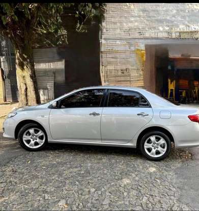 TOYOTA-COROLLA-2010