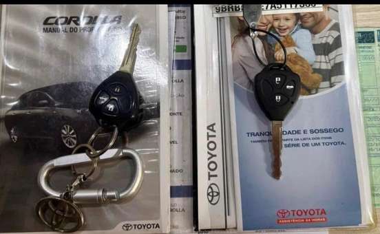 TOYOTA-COROLLA-2010