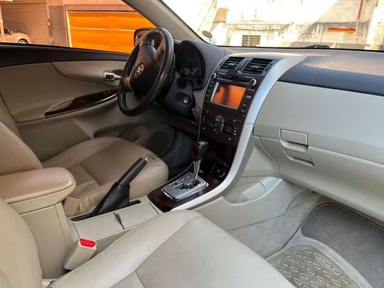 TOYOTA-COROLLA-2013