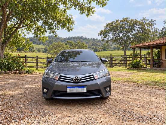 TOYOTA-COROLLA-2015