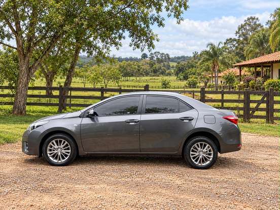 TOYOTA-COROLLA-2015