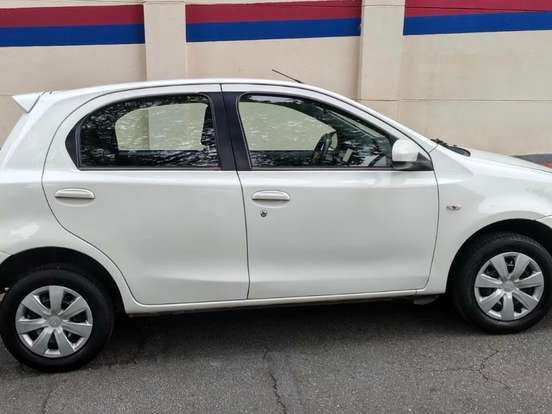 TOYOTA-ETIOS-1.5 XS 16V FLEX 4P MANUAL TOYOTA-ETIOS-2014