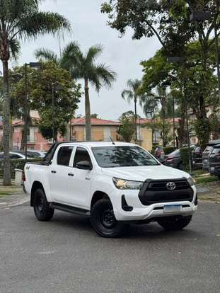 TOYOTA-HILUX-2.8 D-4D TURBO DIESEL CD POWER PACK 4X4 MANUAL TOYOTA-HILUX-2023