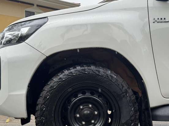 TOYOTA-HILUX-2.8 D-4D TURBO DIESEL CD POWER PACK 4X4 MANUAL TOYOTA-HILUX-2023