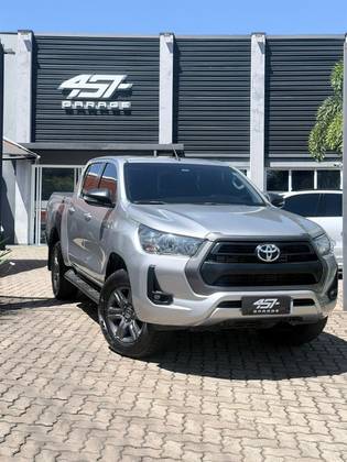 TOYOTA HILUX 2.8 D-4D TURBO DIESEL CD SR 4X4 AUTOMÁTICO