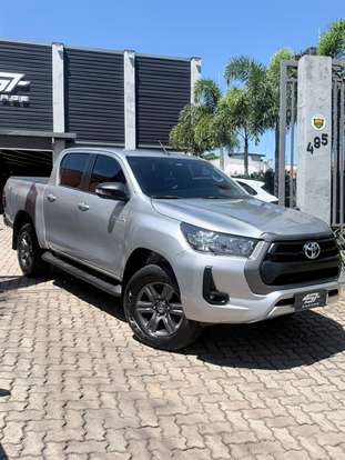 TOYOTA-HILUX-2023