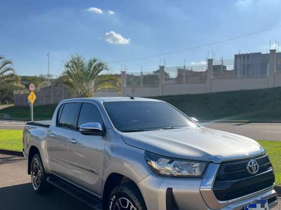TOYOTA-HILUX-2.8 D-4D TURBO DIESEL CD SRV 4X4 AUTOMÁTICO TOYOTA-HILUX-2022