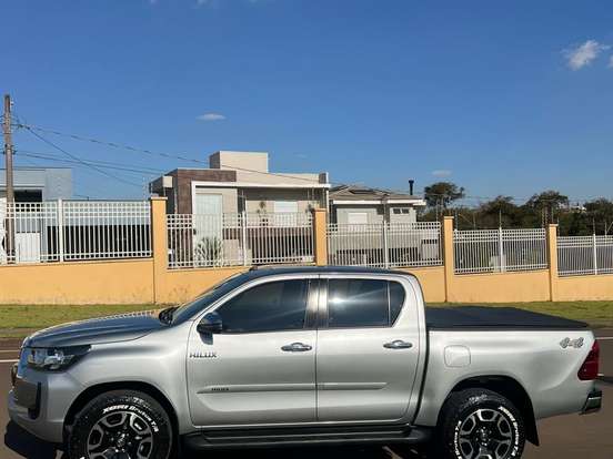 TOYOTA-HILUX-2.8 D-4D TURBO DIESEL CD SRV 4X4 AUTOMÁTICO TOYOTA-HILUX-2022