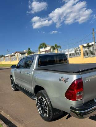 TOYOTA-HILUX-2.8 D-4D TURBO DIESEL CD SRV 4X4 AUTOMÁTICO TOYOTA-HILUX-2022