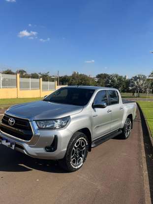 TOYOTA-HILUX-2022