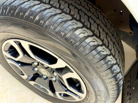 TOYOTA-HILUX-2.8 D-4D TURBO DIESEL CD SRX 4X4 AUTOMÁTICO TOYOTA-HILUX-2023