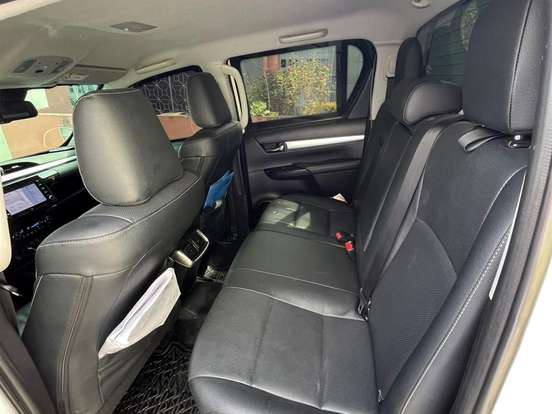 TOYOTA-HILUX-2.8 D-4D TURBO DIESEL CD SRX 4X4 AUTOMÁTICO TOYOTA-HILUX-2021