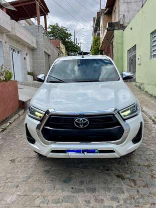 TOYOTA-HILUX-2021