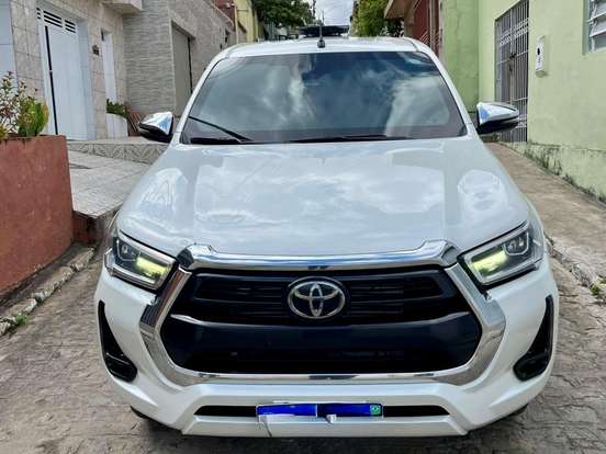 TOYOTA-HILUX-2.8 D-4D TURBO DIESEL CD SRX 4X4 AUTOMÁTICO TOYOTA-HILUX-2021