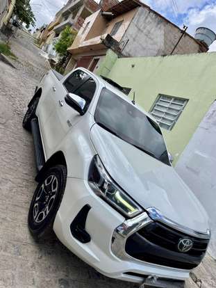 TOYOTA-HILUX-2021