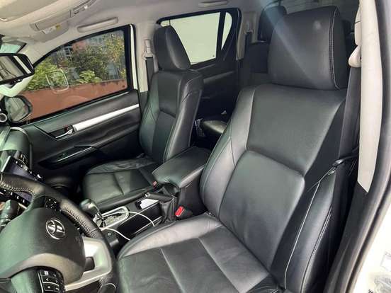 TOYOTA-HILUX-2.8 D-4D TURBO DIESEL CD SRX 4X4 AUTOMÁTICO TOYOTA-HILUX-2021