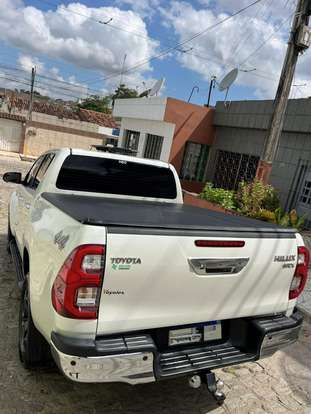 TOYOTA-HILUX-2021
