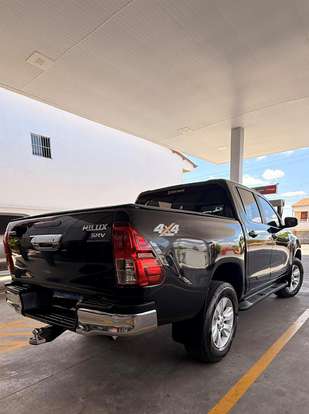 TOYOTA-HILUX-2018
