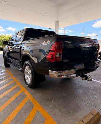 TOYOTA-HILUX-2018
