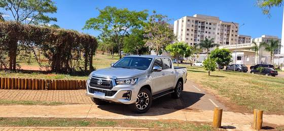 TOYOTA HILUX 2.8 SRX 4X4 CD 16V DIESEL 4P AUTOMÁTICO