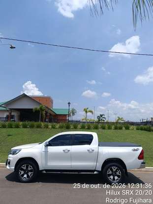 TOYOTA-HILUX-2020