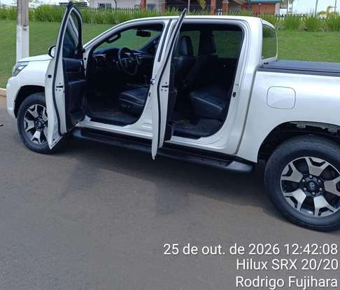 TOYOTA-HILUX-2020