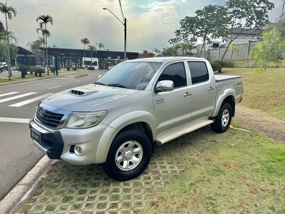 TOYOTA HILUX 3.0 STD 4X4 CD 16V TURBO INTERCOOLER DIESEL 4P MANUAL